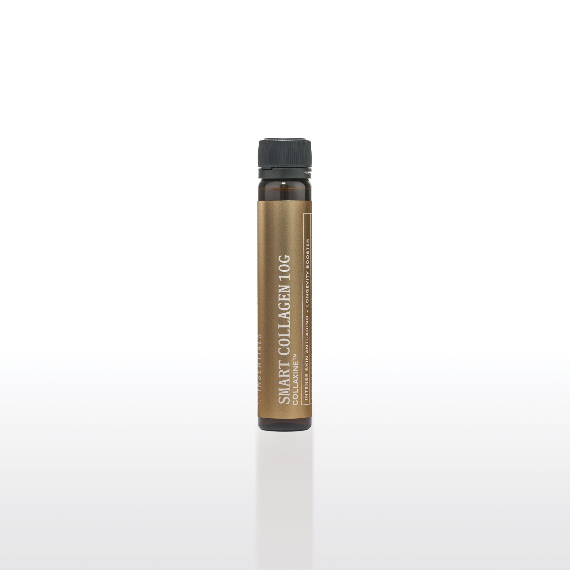 Een cilindervormige Insentials Smart Collagen Shot van 10 g, met een donkere dop en een goudkleurige behuizing, staat rechtop op een witte achtergrond – ideaal voor het ondersteunen van de huidelasticiteit en spierherstel.