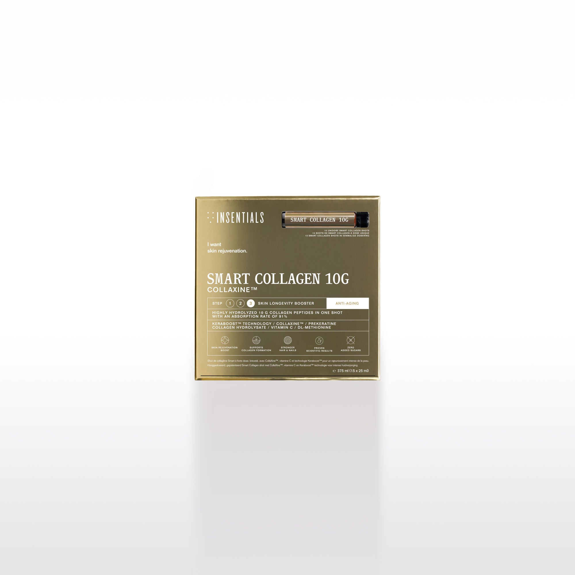 Op een witte achtergrond is een goud-witte doos van 10 g Insentials Smart Collagen Shot te zien, waarmee de aandacht wordt gevestigd op een collageenshot dat spierherstel ondersteunt en de huidelasticiteit verbetert.
