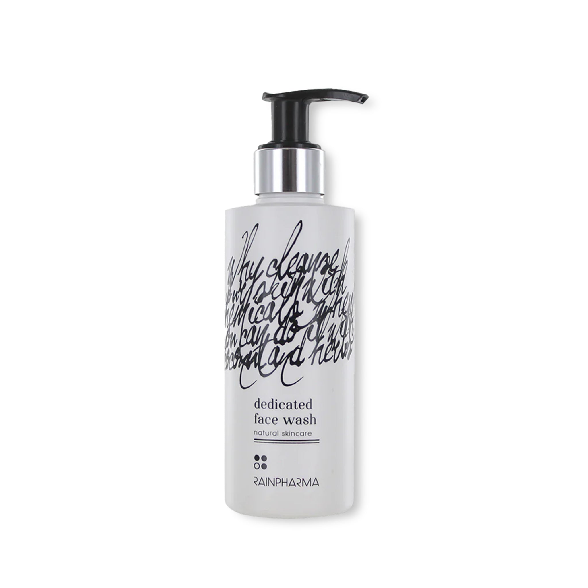 Een 200 ml fles RainPharma Dedicated Face Wash met pompdispenser, witte verpakking, zwart, cursief etiket en verrijkt met citrusoliën voor een verfrissende reiniging.