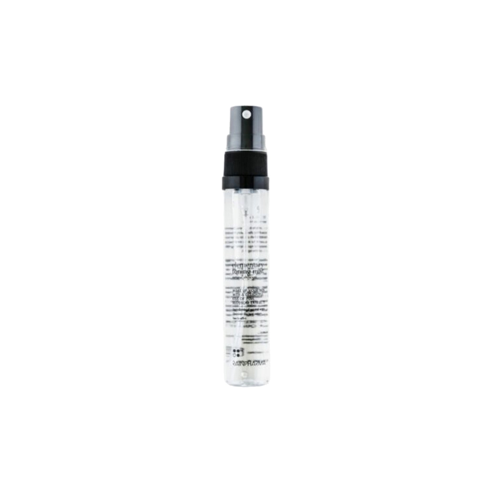 Een transparante sprayfles van 25 ml met een zwarte tuit met opdruk van de tekst, bevat Elementary Toning Mist en is gemaakt door RainPharma.