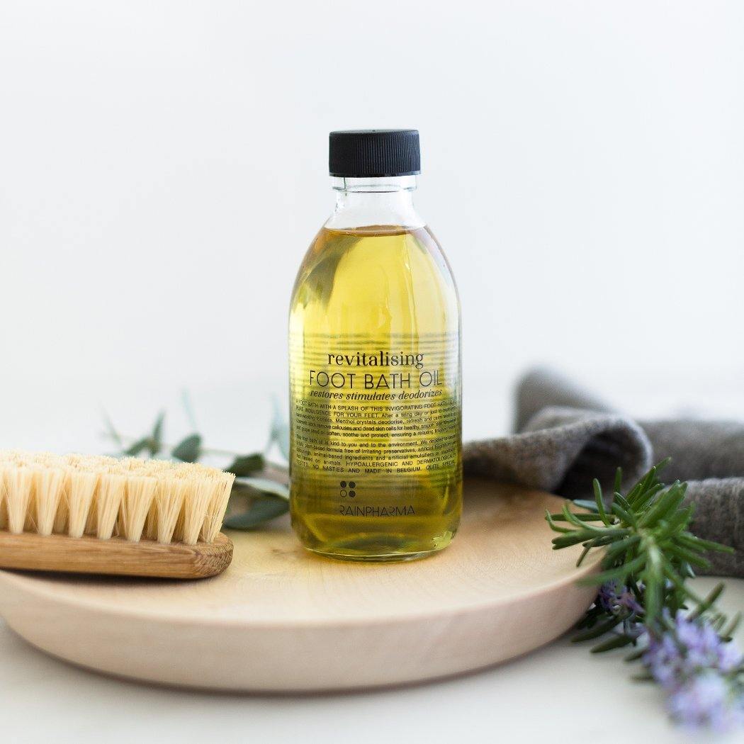 Rainpharma - Revitalising Foot Bath Oil - Voeten - Puur Living