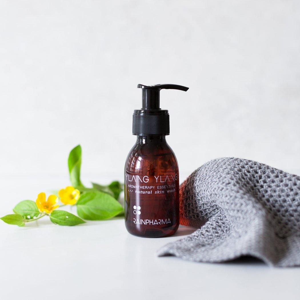 Een bruine pompflacon van RainPharma&