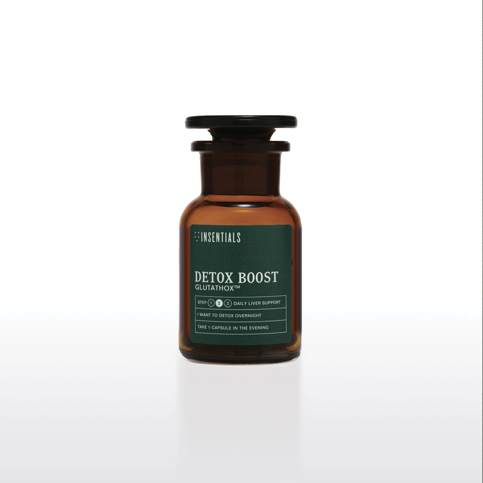 Een bruine glazen fles met het opschrift „Insentials Detox Boost (leverontgifting en spijsvertering)” biedt dagelijkse ondersteuning bij de ontgifting van de lever en de spijsvertering; de ontgiftings- en doseringsinstructies staan vermeld op een strakke witte achtergrond.