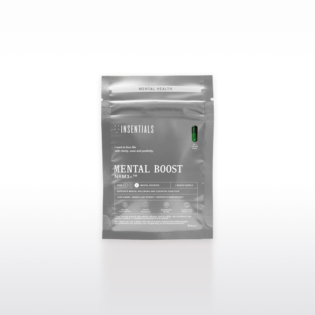 Op een grijs hersluitbaar zakje met het opschrift „NRM3+ (Mental Boost) – Focus &amp; Concentratie” van Insentials staan informatie over het supplement en rechtsboven een afbeelding van een kleine groene capsule, waarbij de nadruk ligt op noötropica zoals Lion’s Mane en andere neuroregeneratieve paddenstoelen voor een verbeterde mentale helderheid.