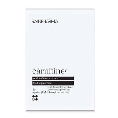 RainPharma Carnitine (Dry energy) is een voedingssupplement in witte doos met L-carnitine en vitamine C ter ondersteuning van het vetmetabolisme. Op de voorkant staan doseerinstructies. Bevat 60 capsules.