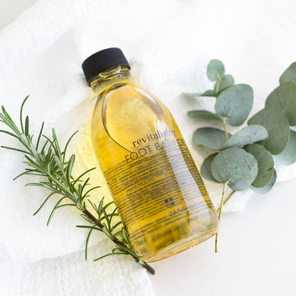 Rainpharma - Revitalising Foot Bath Oil - Voeten - Puur Living